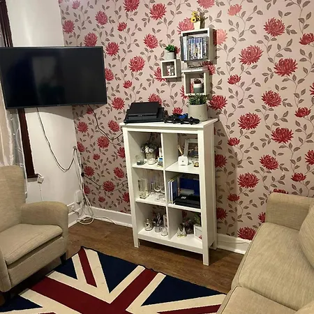 Cozy Stratford Retreat Near London Villa